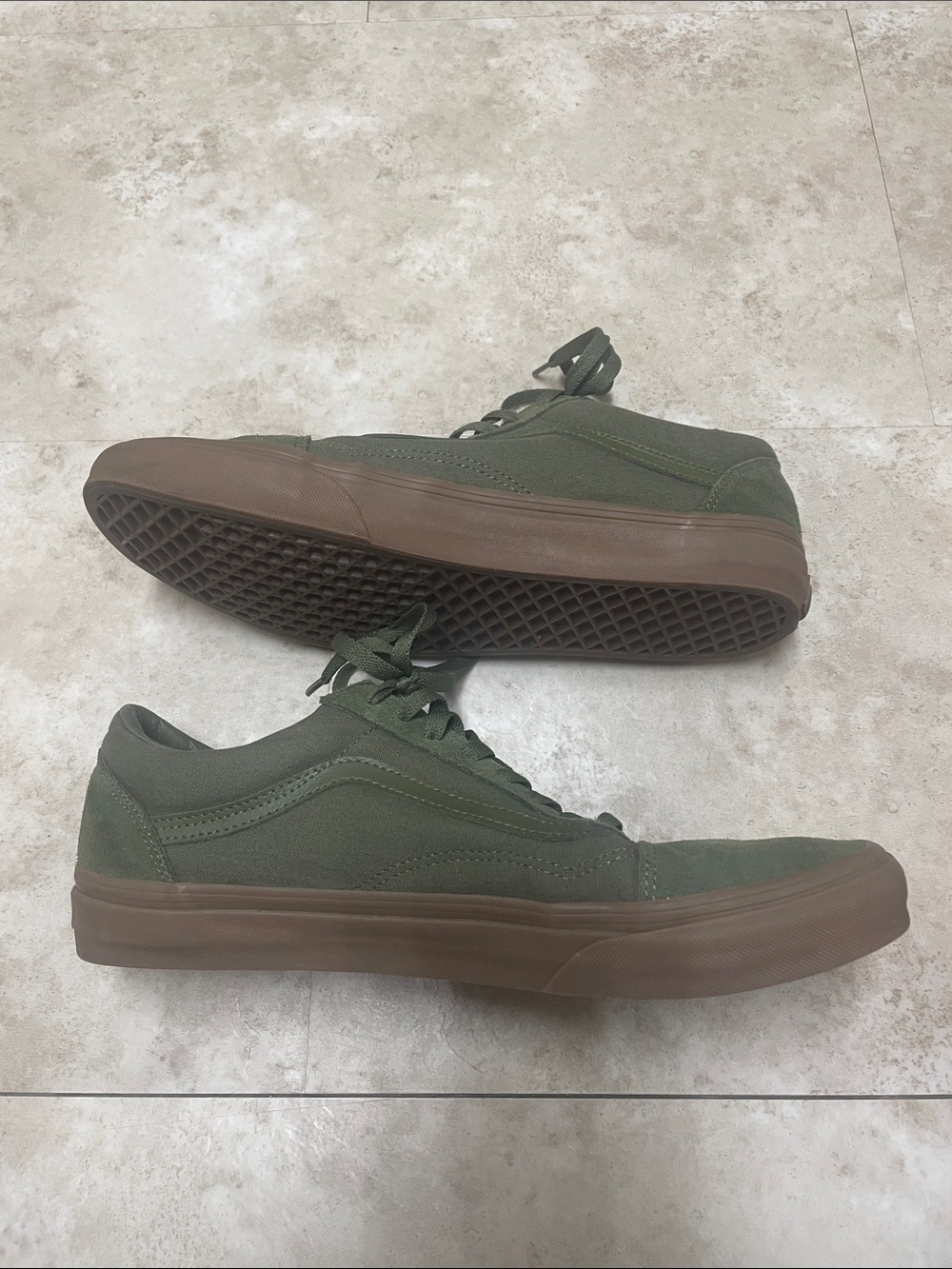 Men's Vans Old Skool winter moss Olive Green Suede Low-Top Sneakers - Picture 4 of 8